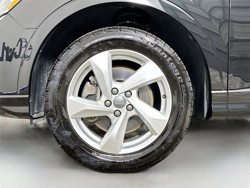 Used 2020 Audi Q3 2.0T Premium w/ Convenience Package image 37