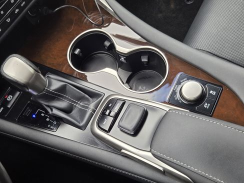Used 2019 Lexus RX 450h AWD w/ Navigation Package image 20