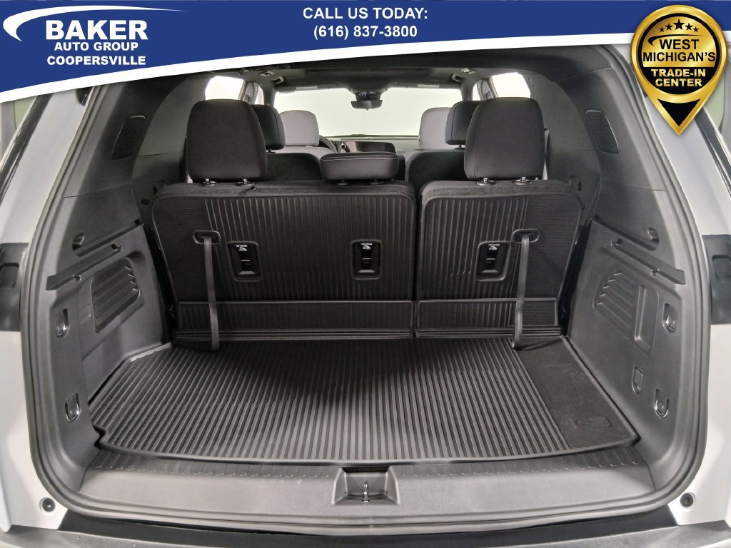New 2027 Chevrolet Traverse LT w/ Sun and Wheel Package AWD/4WD image 15