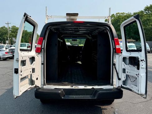 Used 2019 Chevrolet Express 2500 Extended RWD image 9