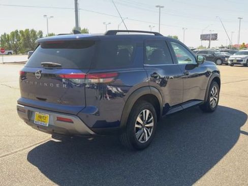 Used 2026 Nissan Pathfinder SL AWD/4WD image 8