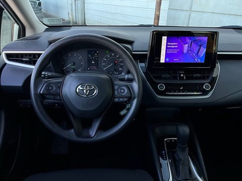 Used 2025 Toyota Corolla LE image 13