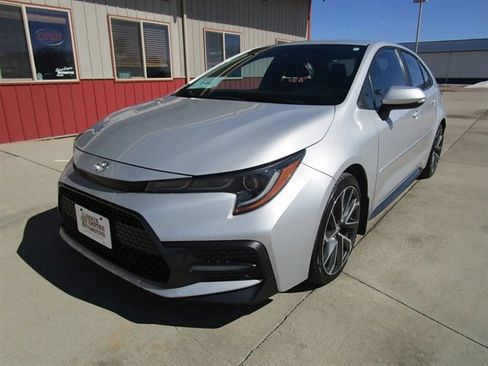 Used 2022 Toyota Corolla SE image 3