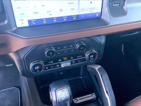 Certified 2024 Ford Bronco Outer Banks AWD/4WD image 35