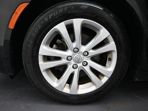 Used 2015 Chrysler 200 Limited FWD image 31
