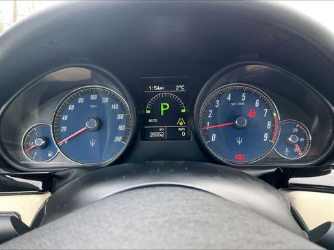 Used 2014 Maserati GranTurismo Sport image 23