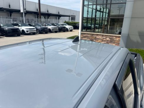 Used 2025 Nissan Frontier Pro-X RWD image 9
