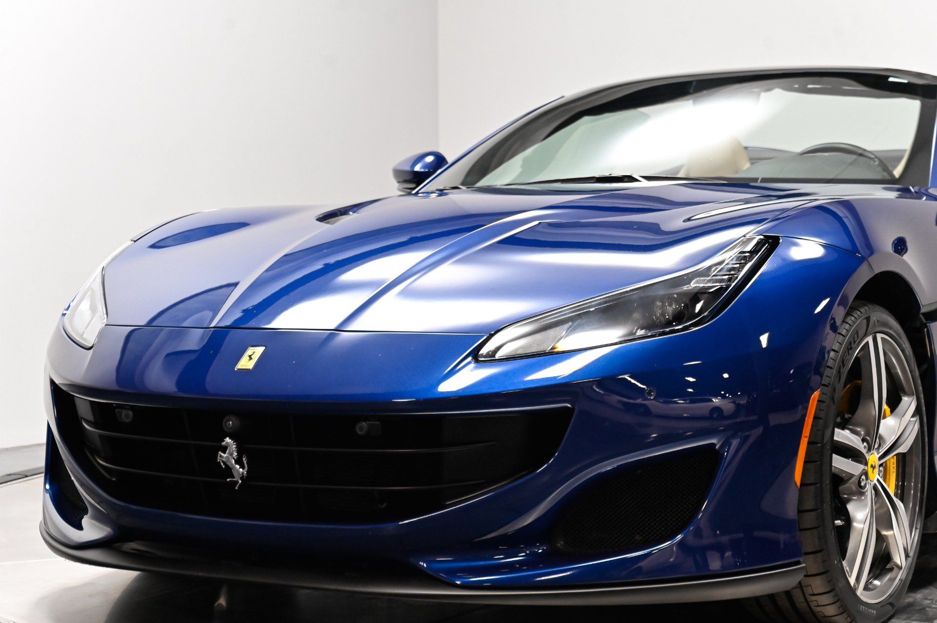 Used 2019 Ferrari Portofino RWD image 54