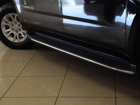 Used 2018 GMC Yukon XL SLT AWD/4WD image 16