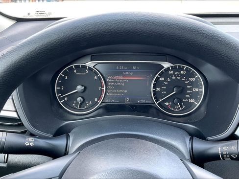 Used 2025 Nissan Altima 2.5 SV FWD image 15