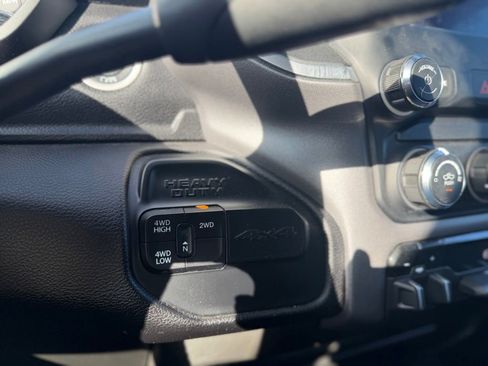 Used 2024 RAM 2500 Big Horn AWD/4WD image 21