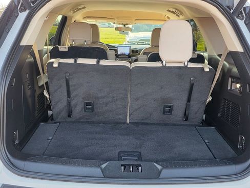 Used 2020 Ford Explorer XLT w/ Equipment Group 202A image 33