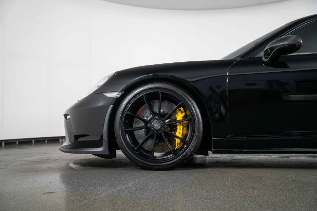 Used 2018 Porsche 911 GT3 RWD image 12