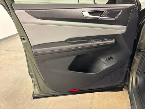 Used 2024 Volkswagen Atlas Peak Edition SE image 21