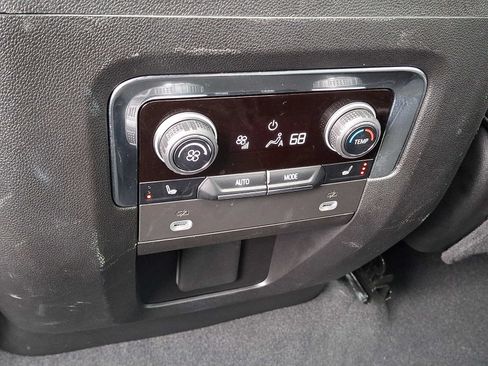 Used 2023 Chevrolet Tahoe Premier AWD/4WD image 11