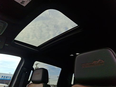 Used 2023 Chevrolet Silverado 1500 High Country w/ Technology Package image 14