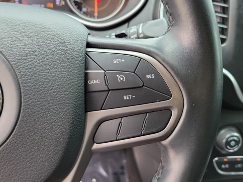 Used 2021 Jeep Cherokee Latitude Lux w/ Sun & Sound Group FWD image 23