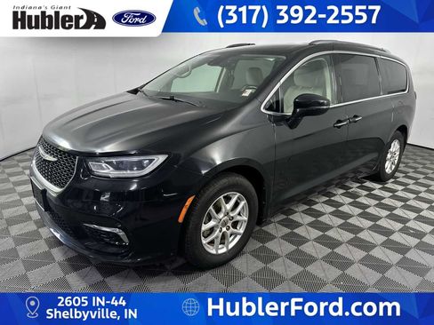 Used 2021 Chrysler Pacifica Touring-L FWD image 4