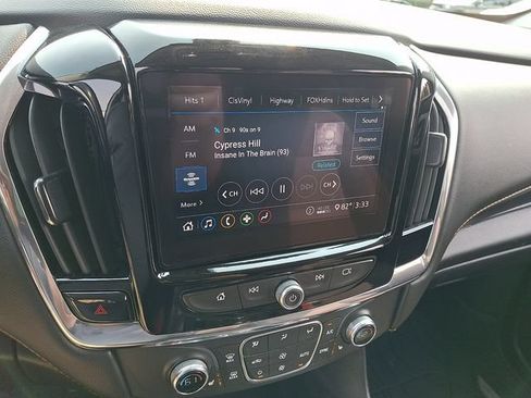 Used 2020 Chevrolet Traverse LT AWD/4WD image 18