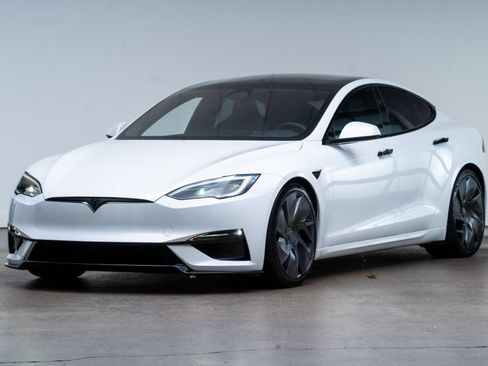 Used 2026 Tesla Model S Plaid AWD/4WD image 3