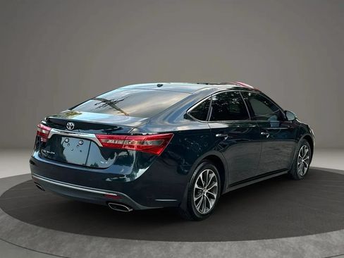 Used 2018 Toyota Avalon XLE Plus FWD image 2