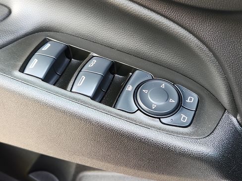 Used 2024 Chevrolet Equinox LT AWD/4WD image 9