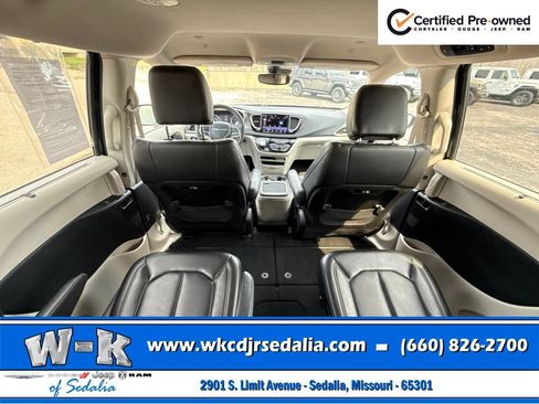 Certified 2023 Chrysler Pacifica Touring-L FWD image 36