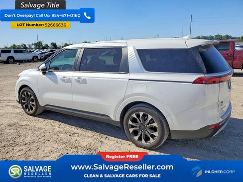 Used 2024 Kia Carnival EX FWD image 3