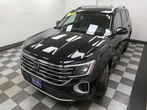 Used 2025 Volkswagen Atlas SEL AWD/4WD image 7