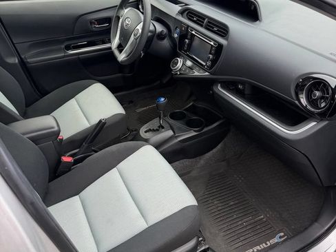 Used 2017 Toyota Prius C Three FWD image 9