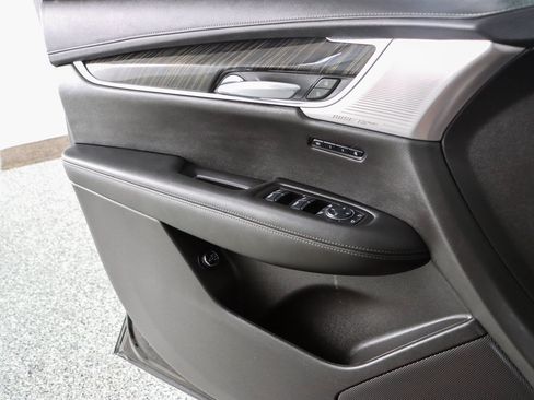 Used 2023 Cadillac XT6 Premium Luxury w/ Technology Package FWD image 24
