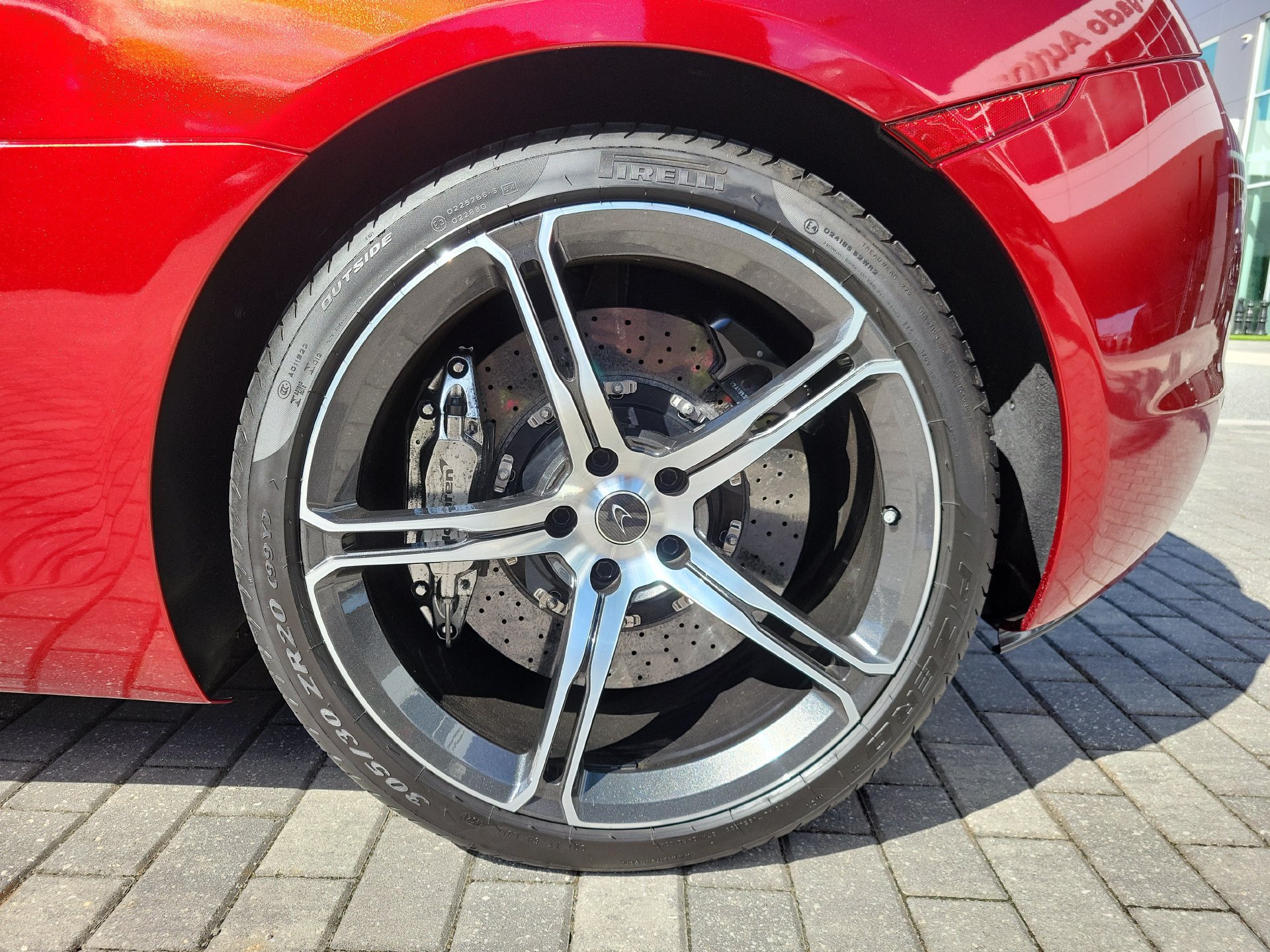 Used 2015 McLaren 650S Spider RWD image 9