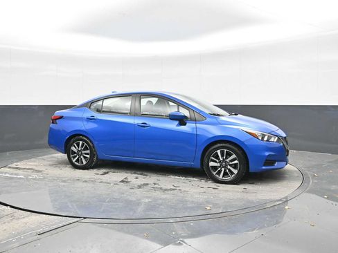 Used 2021 Nissan Versa SV image 6