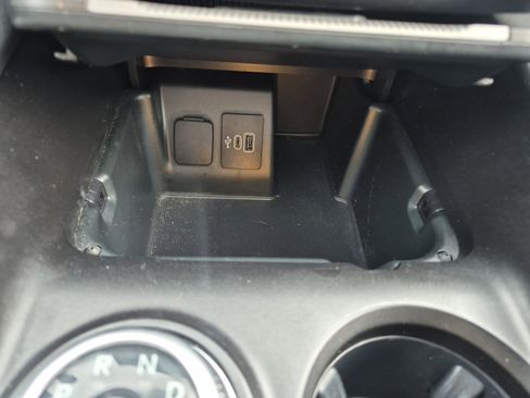 Used 2025 Ford Explorer ST image 32