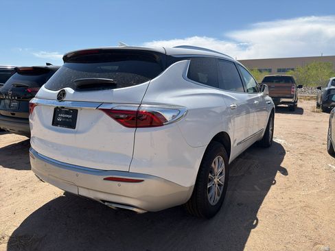 Used 2022 Buick Enclave Essence FWD image 4