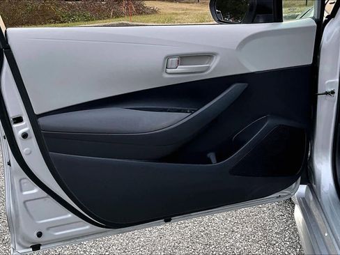 Used 2022 Toyota Corolla LE image 21