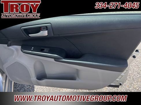 Used 2012 Toyota Camry LE image 29