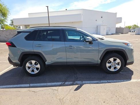 Used 2021 Toyota RAV4 XLE w/ Carpet Mat Package (TMS) AWD/4WD image 4