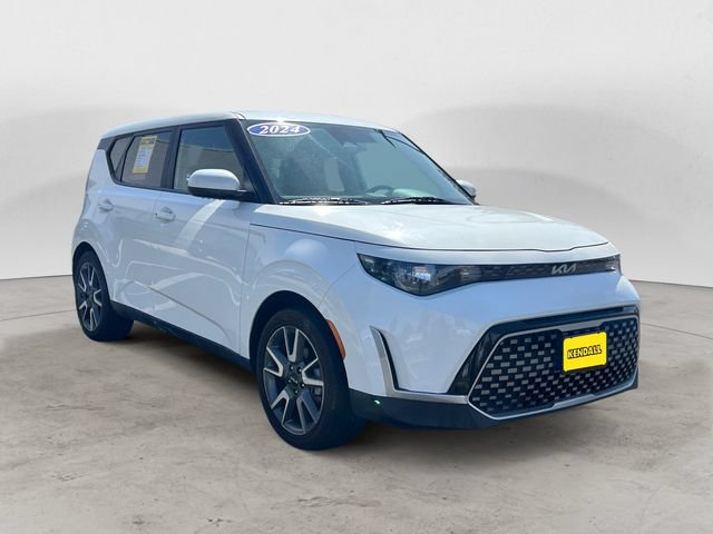 Used 2024 Kia Soul EX w/ Option Group 015 FWD image 3