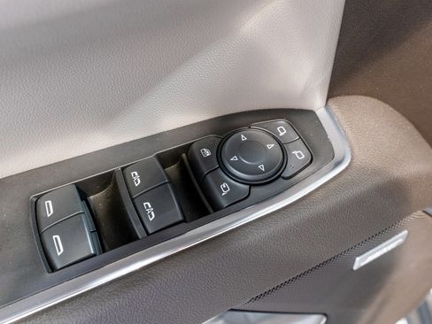 Used 2025 GMC Sierra 1500 SLT w/ SLT Premium Plus Package image 16