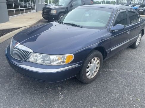 Used 2002 Lincoln Continental FWD image 2