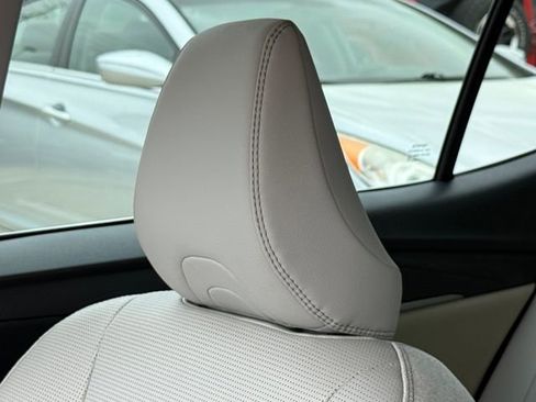 Used 2026 Toyota Camry XLE image 16