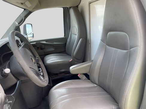 Used 2014 Chevrolet Express 3500 Extended RWD image 13