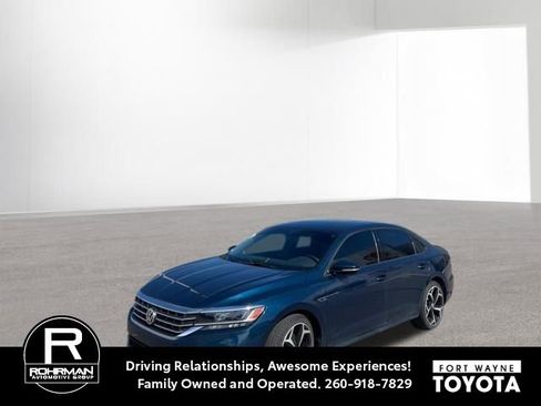 Used 2021 Volkswagen Passat 2.0T R-Line FWD image 1