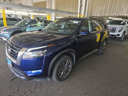 Used 2025 Nissan Pathfinder SV AWD/4WD image 1
