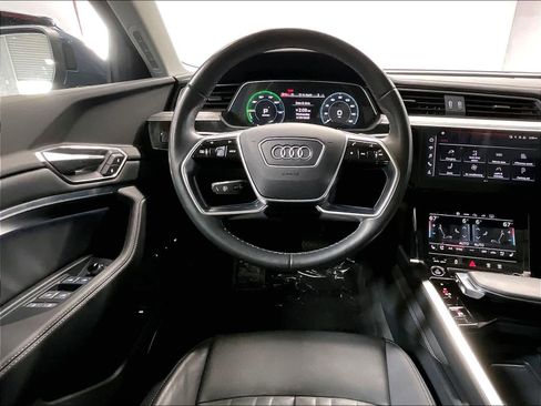 Certified 2024 Audi Q8 e-tron Premium Plus w/ Premium Plus Package AWD/4WD image 7