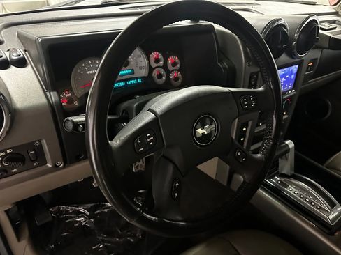 Used 2004 HUMMER H2 w/ Preferred Equipment Group AWD/4WD image 9