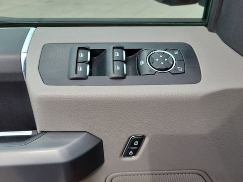 Used 2018 Ford F150 XLT RWD image 25