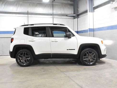 Used 2021 Jeep Renegade Latitude AWD/4WD image 30