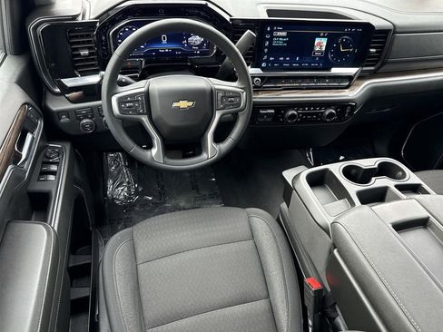 Used 2025 Chevrolet Silverado 1500 LT image 18